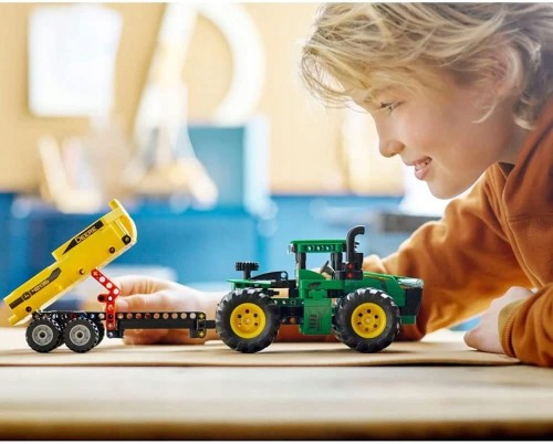 LEGO-Technic-Traktor-John-Deere-9620R-4WD-42136-Material-Plastik.jpg